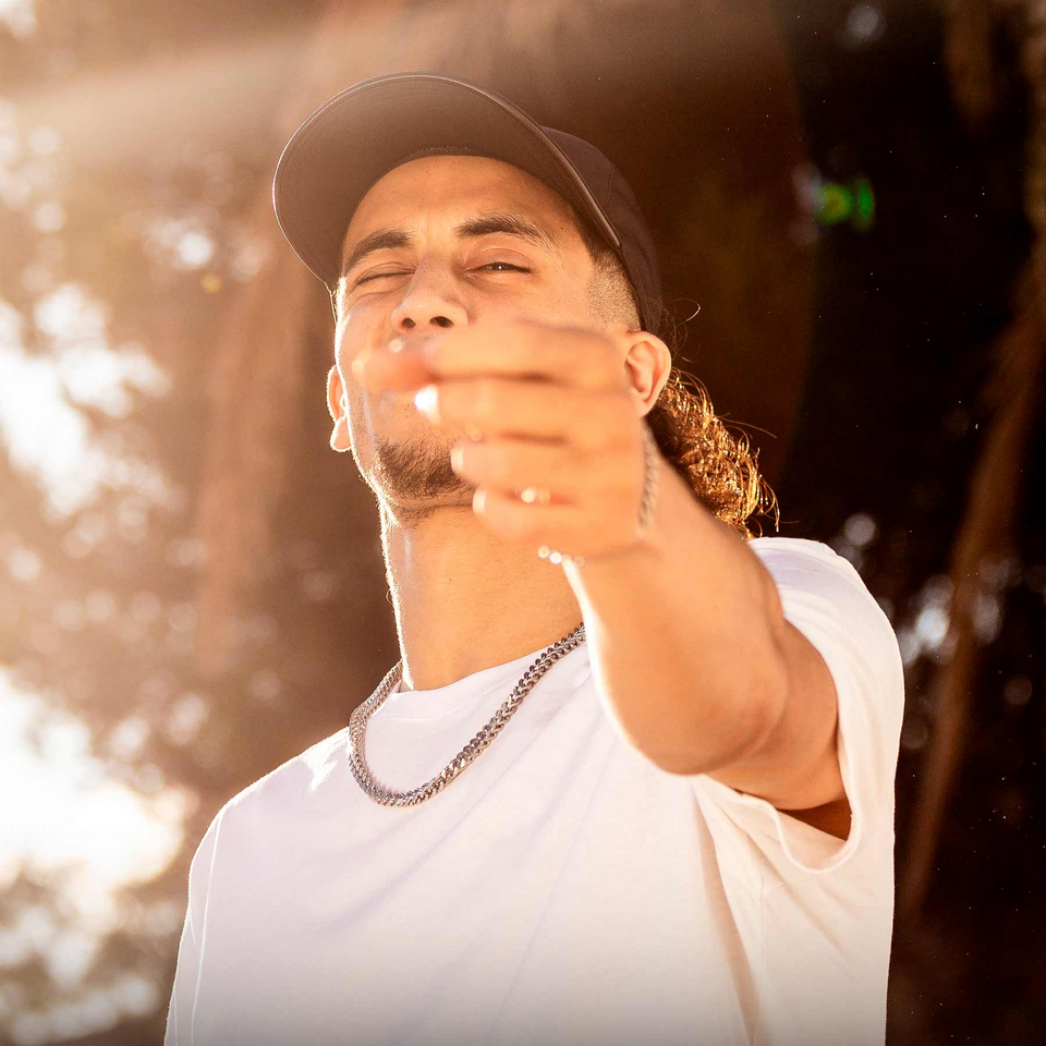 Skinny Flex wearing 1THINGZ1