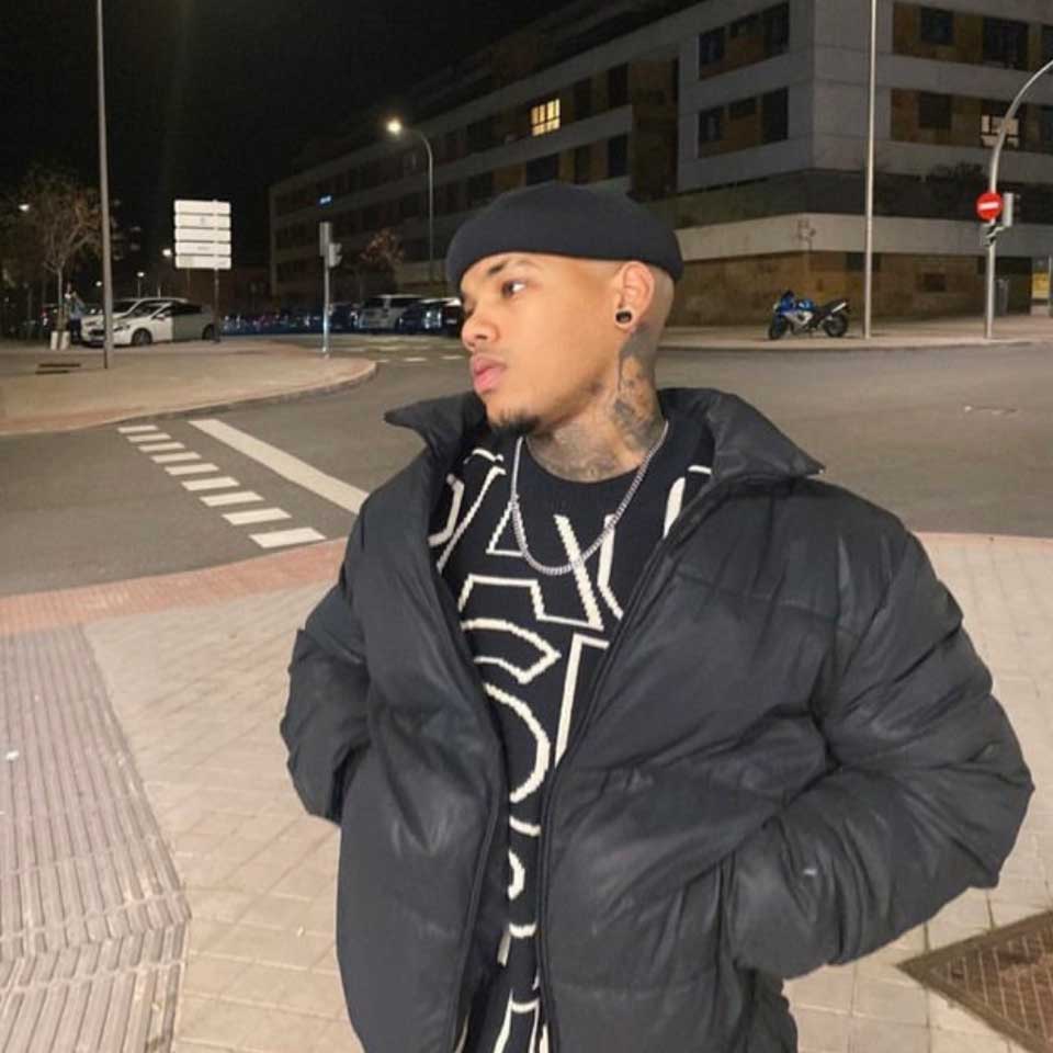 Customer wearing 1THINGZ1